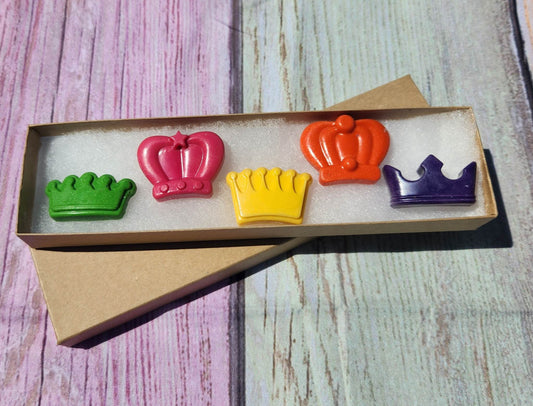 Personalized Crayon Names, Party Favors, Crayon Crowns, Party Crowns, Crayons