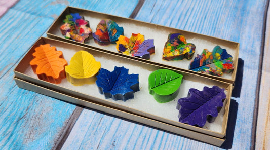 Personalized Leaf Crayons: Autumn Party Favors, Non-Toxic