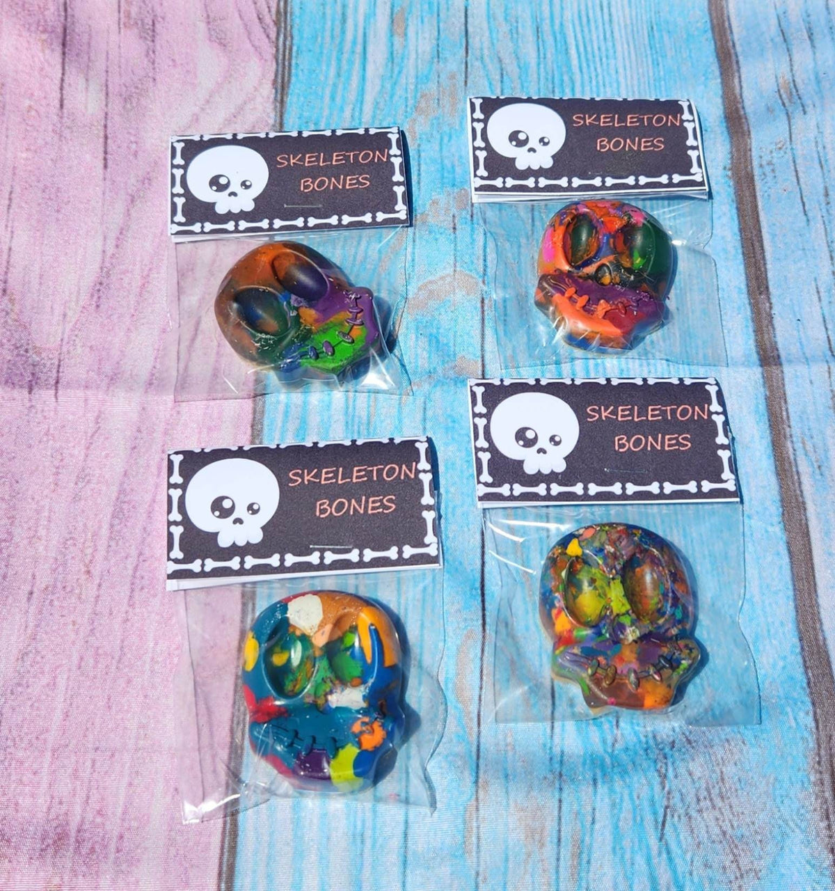 Halloween Coloring Kits , Party Favors, Trick or Treat, Crayons, Skull Crayons, Trick Or Treat Favors - Halloween Skull Crayons