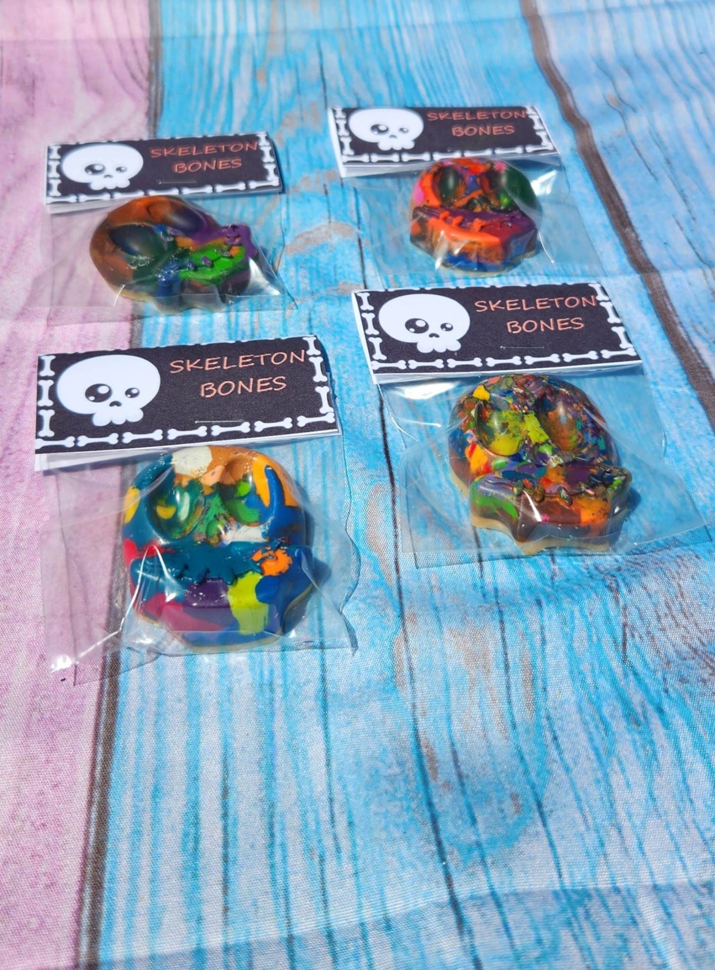 Halloween Coloring Kits , Party Favors, Trick or Treat, Crayons, Skull Crayons, Trick Or Treat Favors - Halloween Skull Crayons