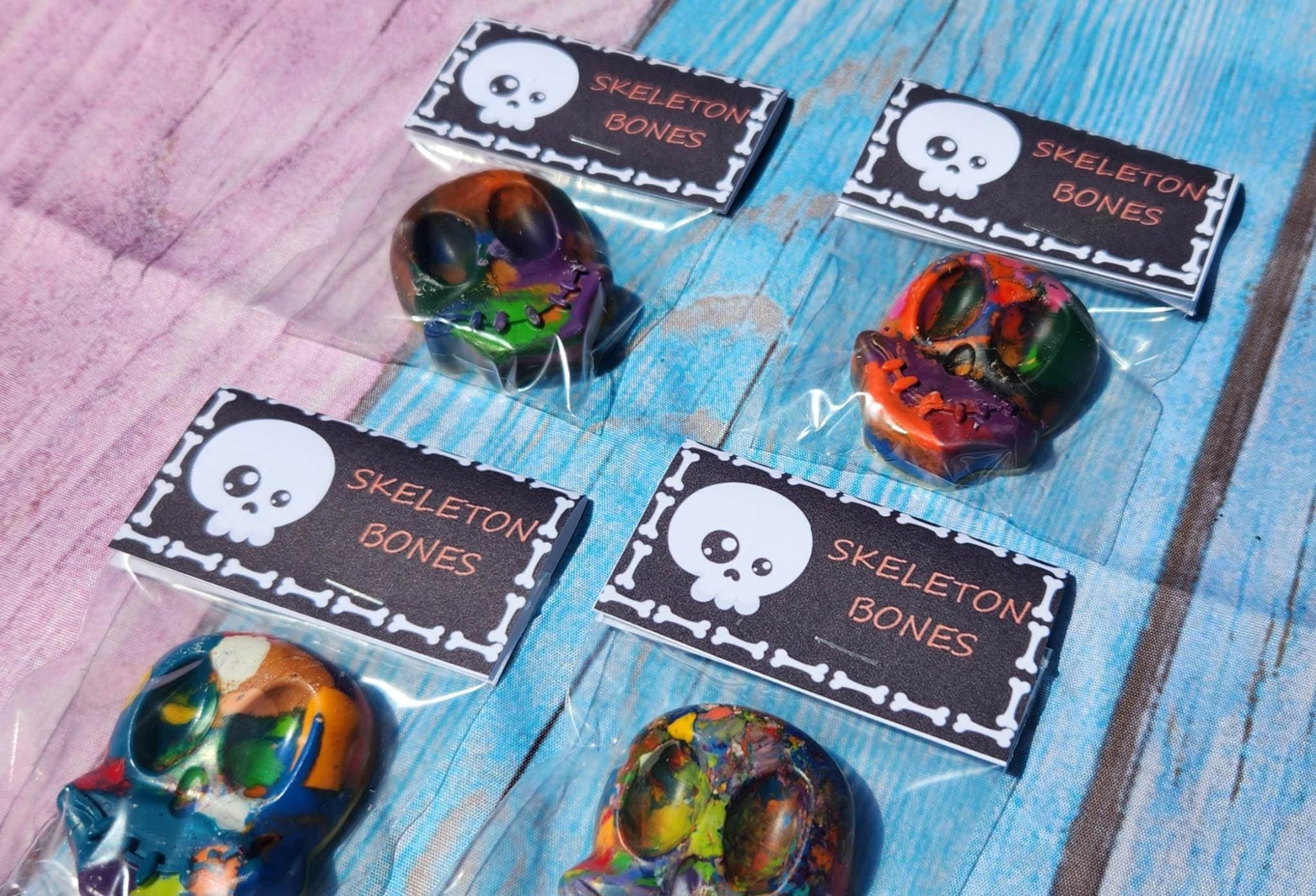 Halloween Coloring Kits , Party Favors, Trick or Treat, Crayons, Skull Crayons, Trick Or Treat Favors - Halloween Skull Crayons