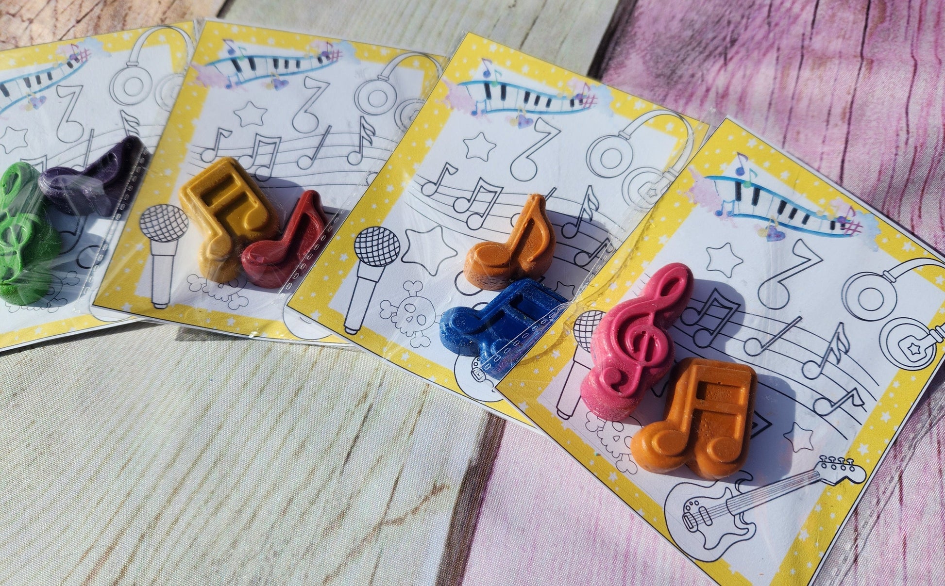 Music Themed Crayons l Coloring Kits l Kids Party Favors l Party gifts l Goodie Bag Favors l Music Note Crayons l Kids Gift l School Handout