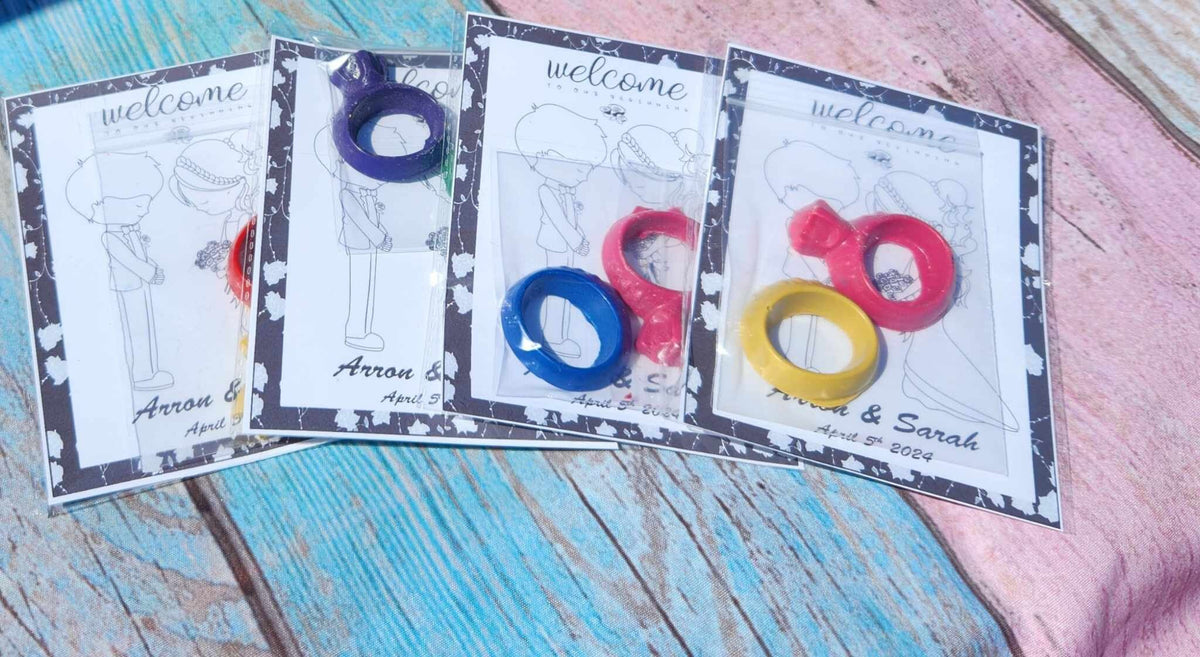 Kids Wedding Crayons l Kids Wedding Favors l Personalized wedding coloring kits l Kids Activity Table l Ring Crayons