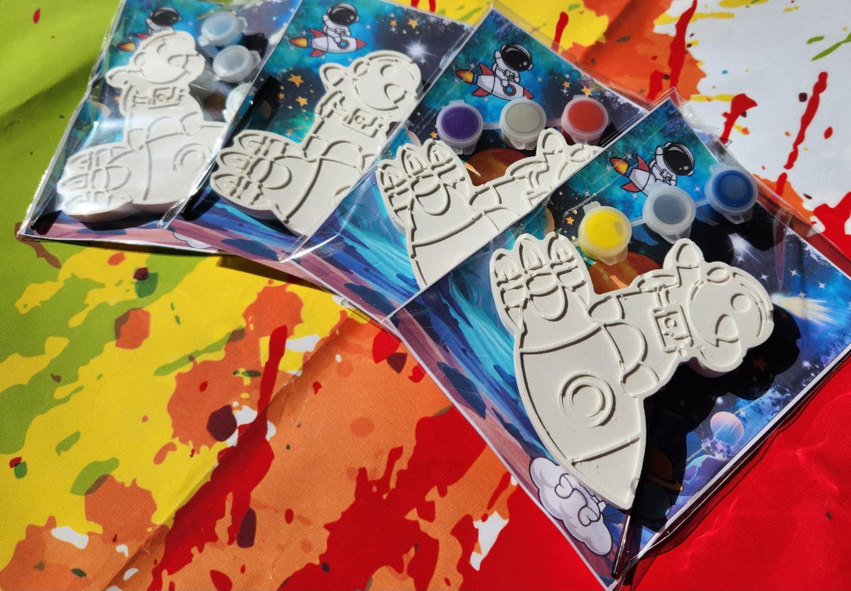 Space Plaster Paint Kit: Astronaut & Rocket DIY Activity