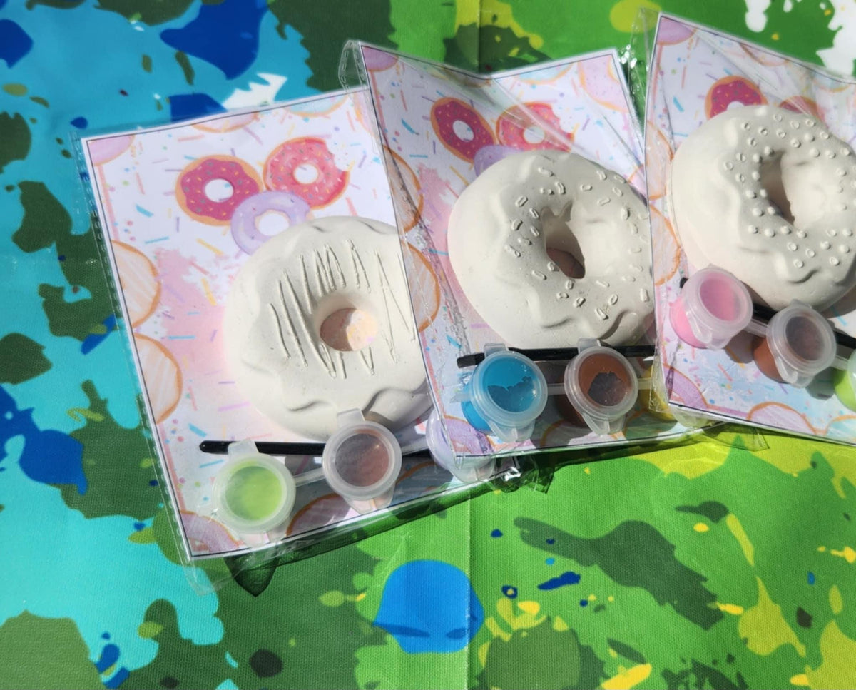 Doughnut Paint Your Own Kits – Kids Birthday Party Favors, DIY Plaster Painting Activity, Sweet Treat Art Gift