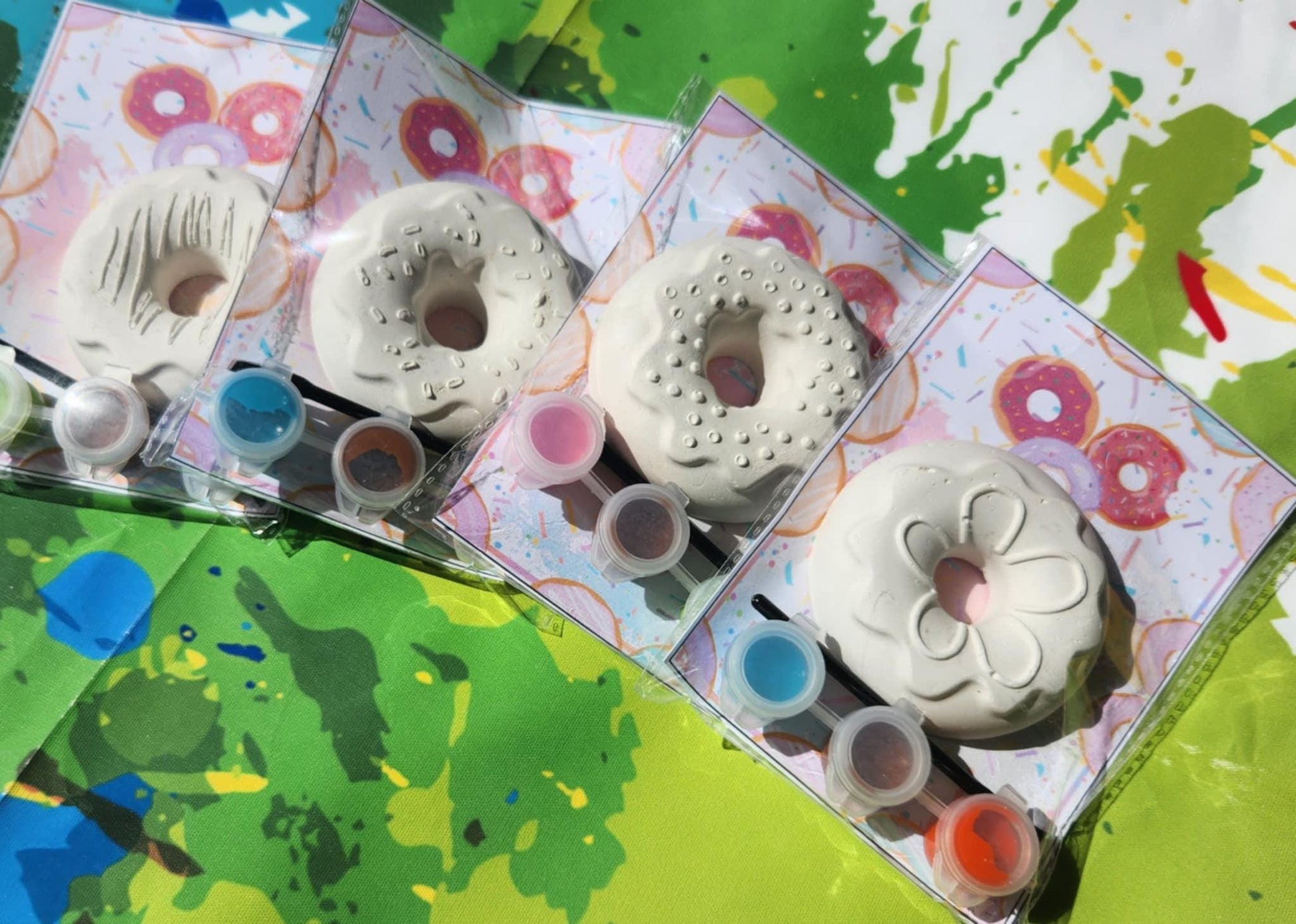 Doughnut Paint Your Own Kits – Kids Birthday Party Favors, DIY Plaster Painting Activity, Sweet Treat Art Gift