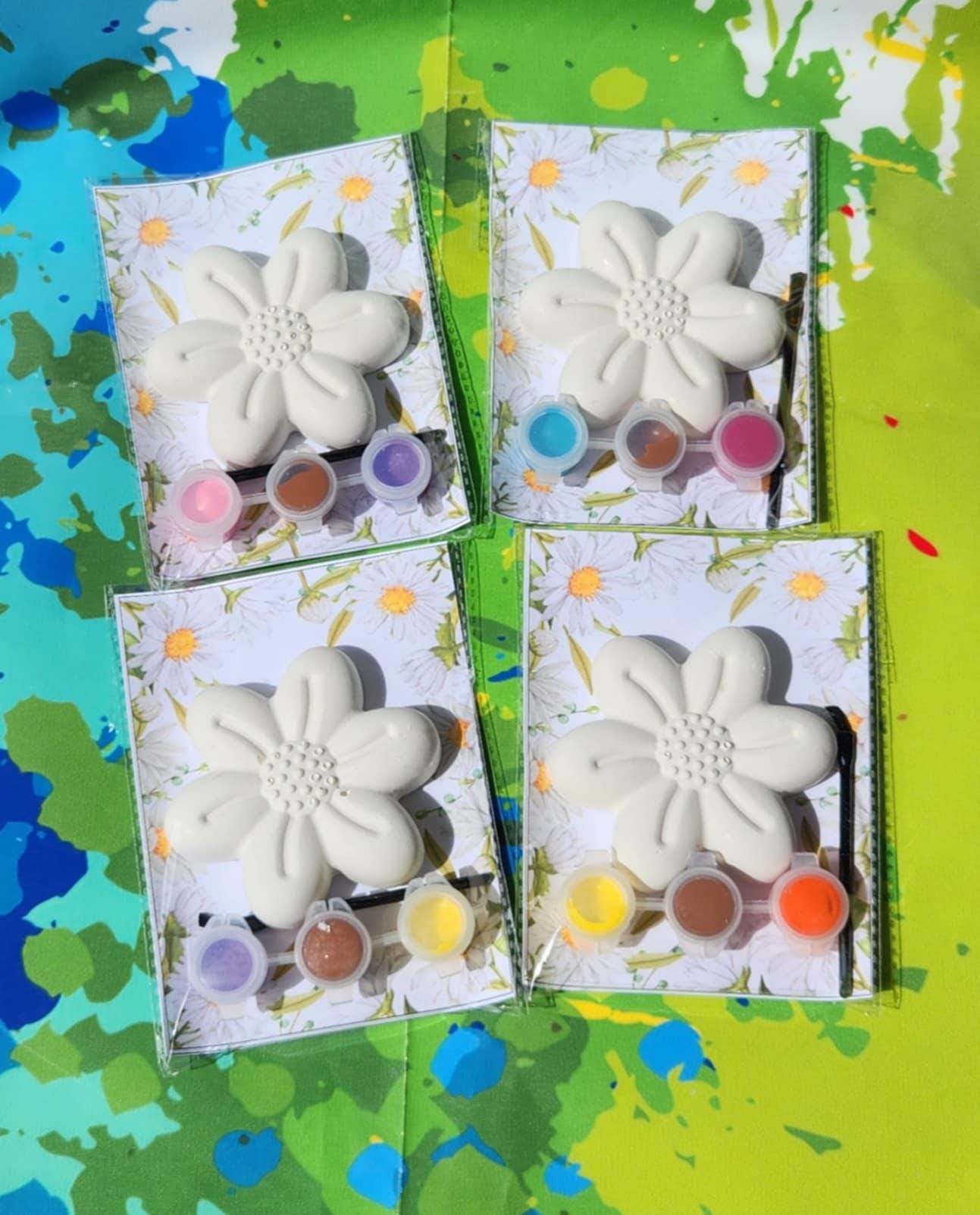 Daisy Flower Paint Kit – Birthday Party Favors – DIY Painting Activity – Spring Party Gifts – Flower-Themed Party Bag