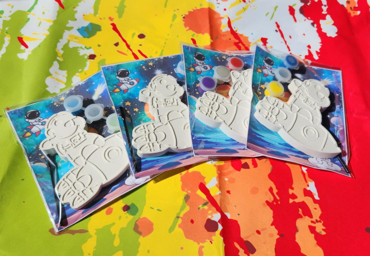 Space Plaster Paint Kit: Astronaut & Rocket DIY Activity