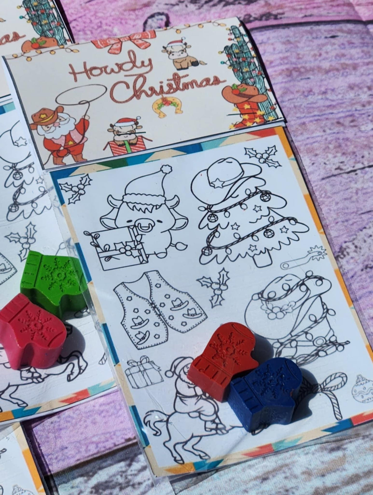 Farm - Country Christmas with Mitten Crayons – Holiday Coloring Kit | Christmas Party Favors | Stocking Stuffers | Holiday Activity Kits