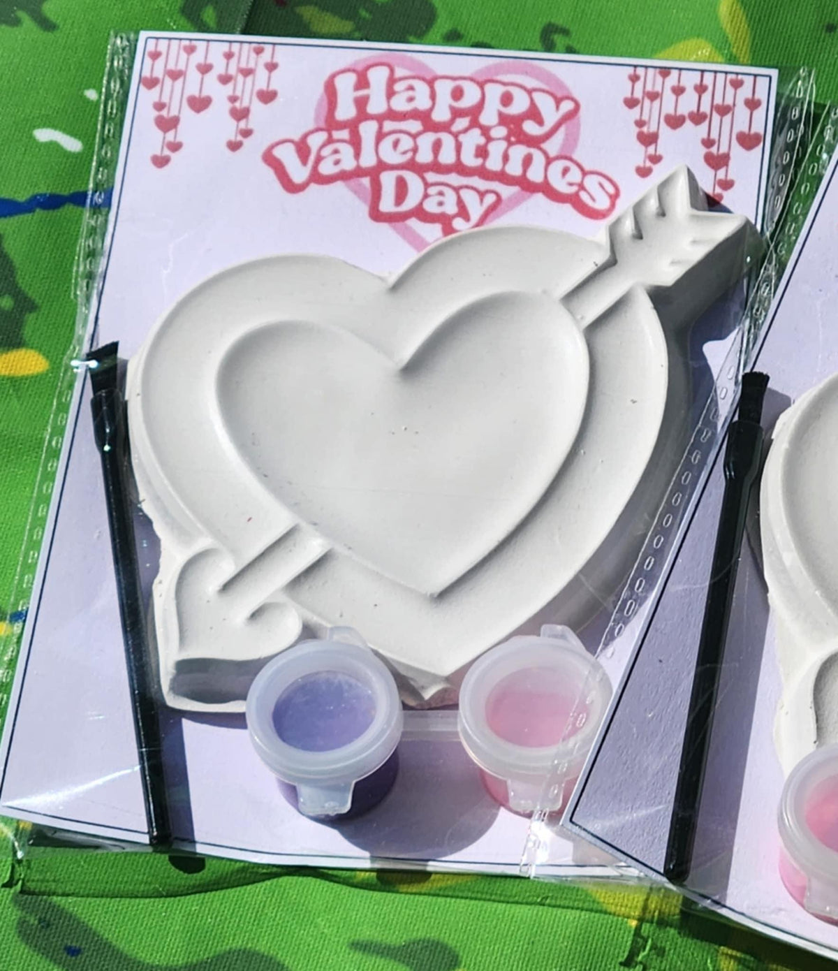Heart with Arrow Plaster Paint Kit: Valentine's Day DIY Craft