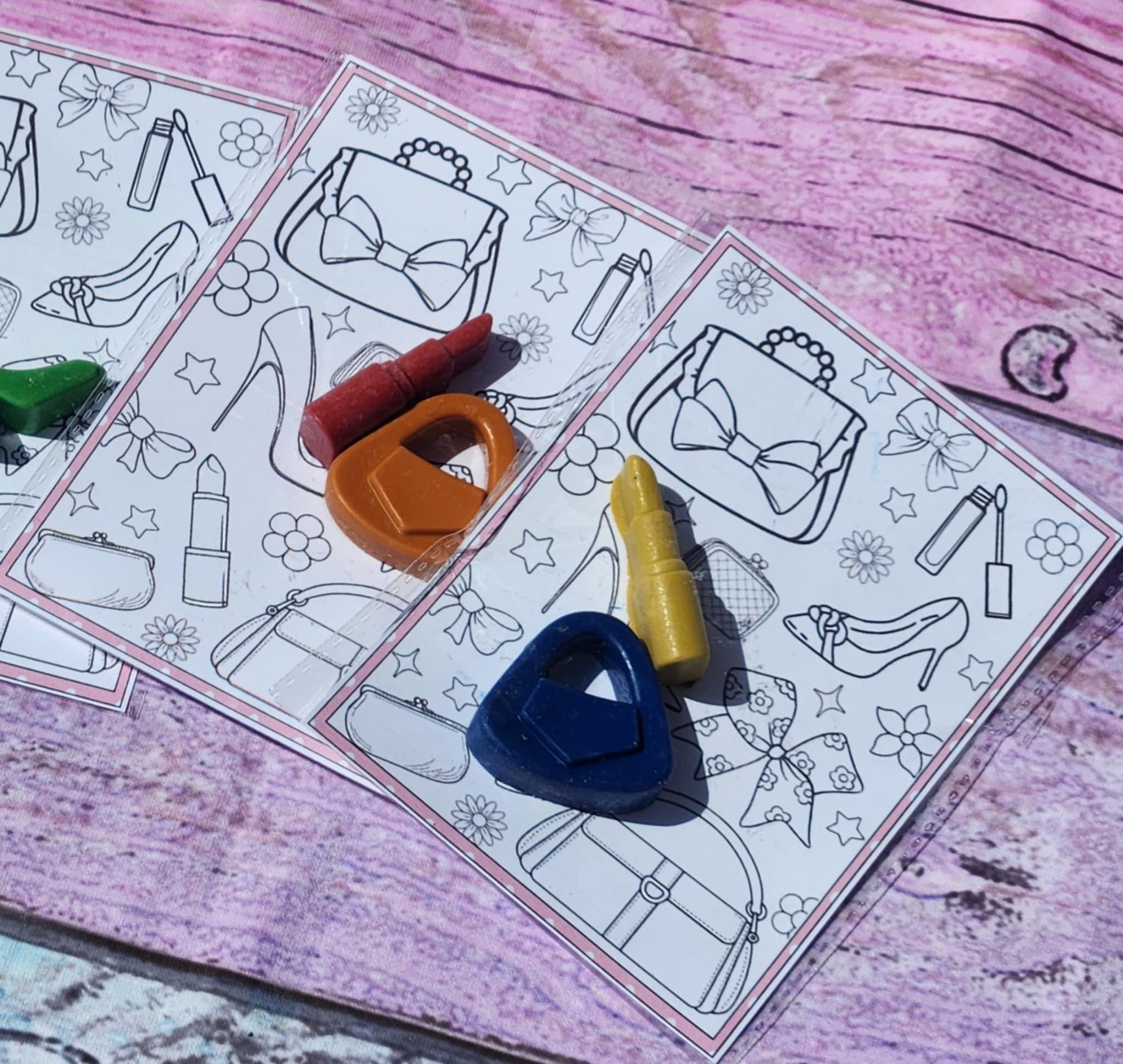 Fashion Crayon Party Favors: Girly Makeup Theme, Mini Coloring Kits