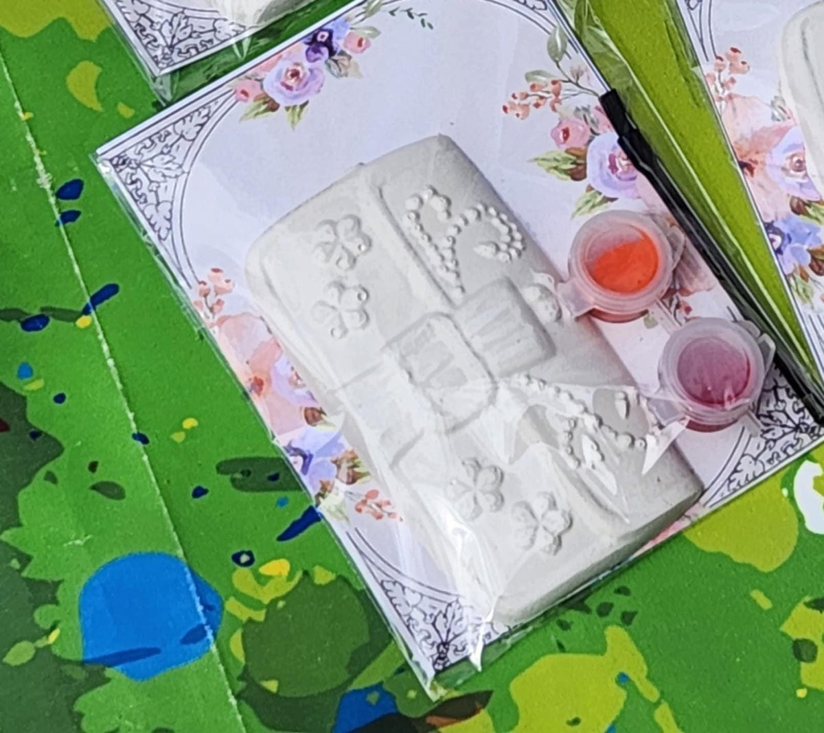 Makeup Purse Plaster Painting Kit: Sleepover Party Favor, Non-Toxic
