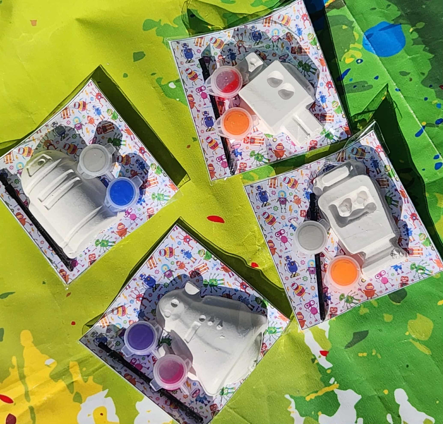 Robot Plaster Paint Kits - DIY Craft Activity for Kids - Robot Party Favors - Art Project - Science Theme Birthday - Creative Paint Kit