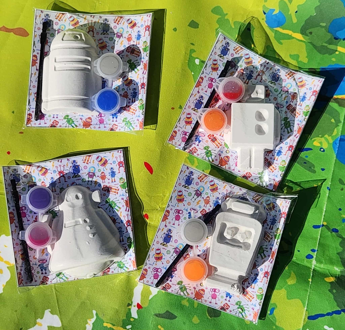 Robot Plaster Paint Kits - DIY Craft Activity for Kids - Robot Party Favors - Art Project - Science Theme Birthday - Creative Paint Kit