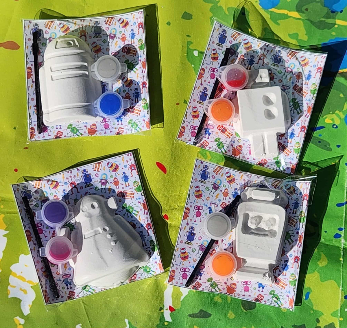 Robot Plaster Paint Kits - DIY Craft Activity for Kids - Robot Party Favors - Art Project - Science Theme Birthday - Creative Paint Kit