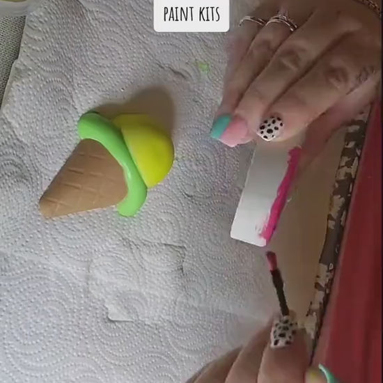 Heart with Arrow Plaster Paint Kit: Valentine's Day DIY Craft